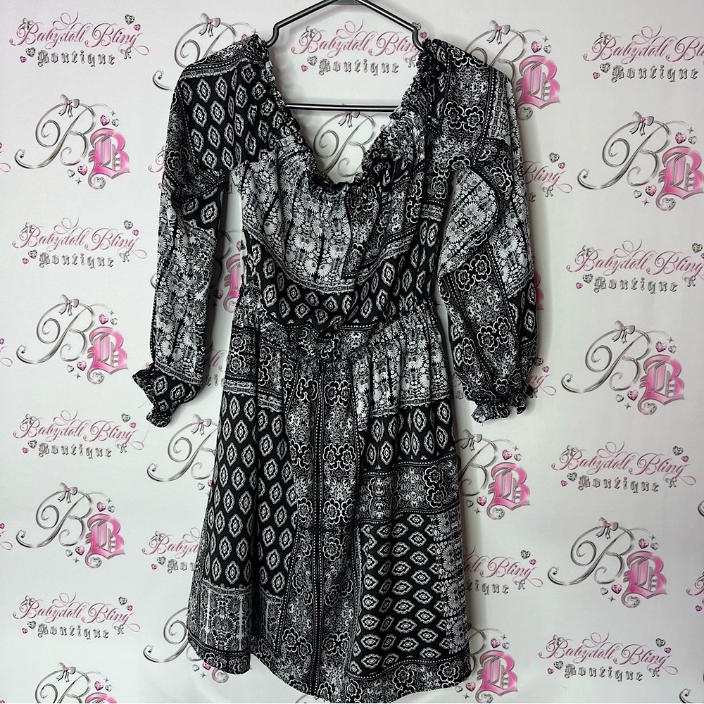 Guess Black White paisley floral Aztec Bishop Sleeve Sundress scoop
